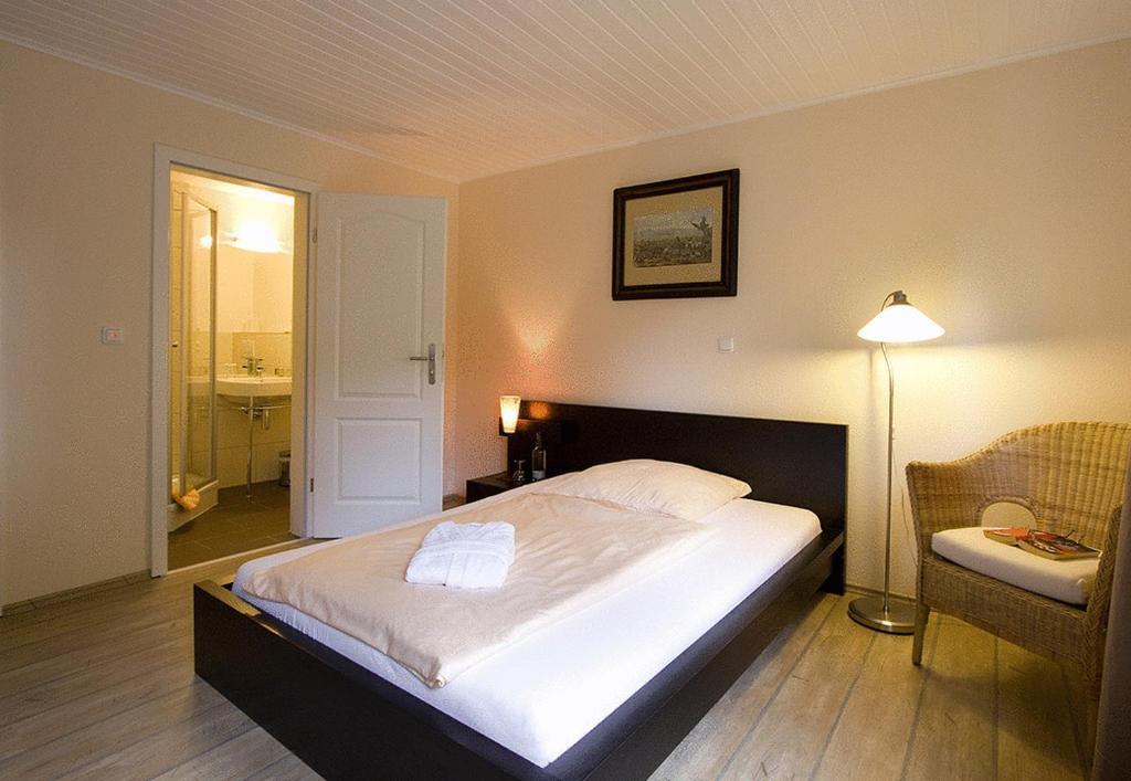 Heidehotel Gut Landliebe ヘルマンスブルク エクステリア 写真